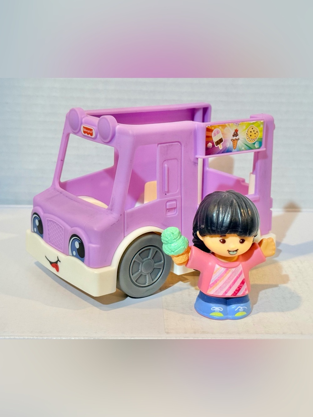 Fisher Price Little People Share a Treat Ice Cream Truck & Fig ⭐️Pre-Used Good⭐️